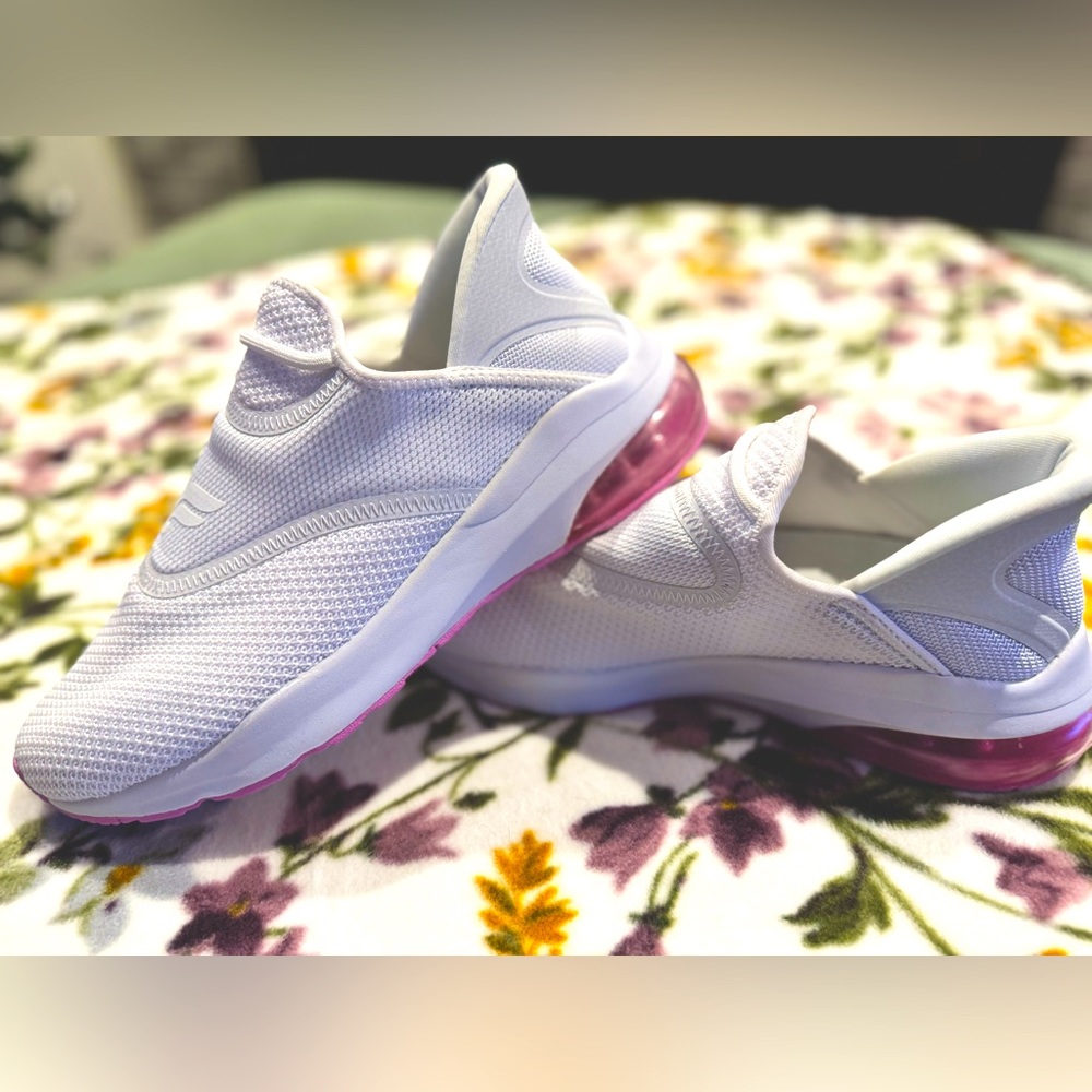 Fabletics Performance Slip-On Sneaker Size 8.5